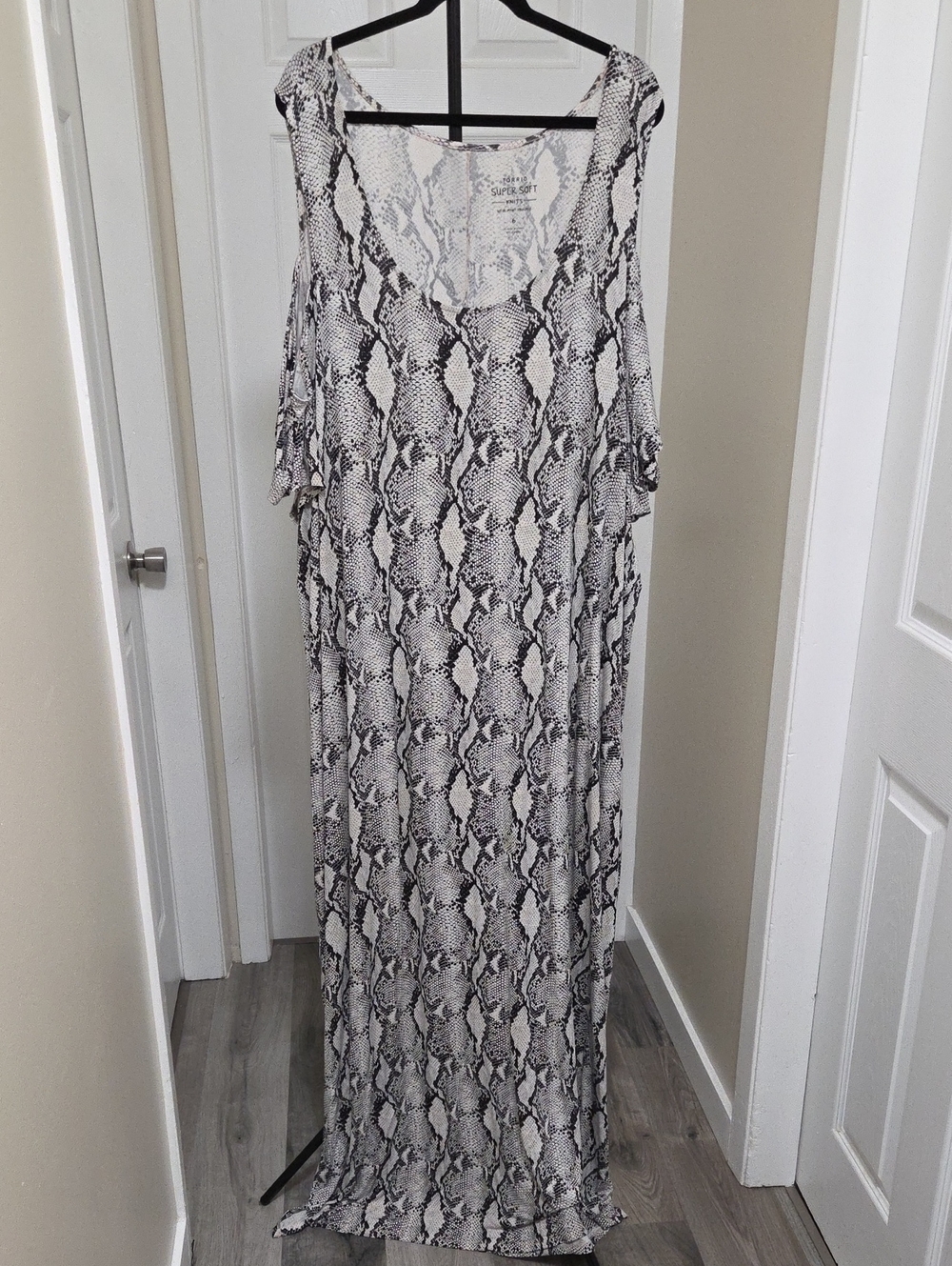Torrid Plus Size Super Soft Snake Print Maxi Dress Black White Neutral Stretch